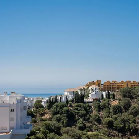 Seaview 2br Penthouse With Terrace & Pool Access Apartamento Estepona