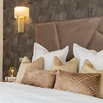 Apartment Seaview 2br Penthouse With Terrace & Pool Access