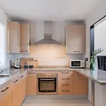 Seaview 2br Penthouse With Terrace & Pool Access *