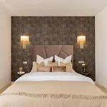 Apartment Seaview 2br Penthouse With Terrace & Pool Access *