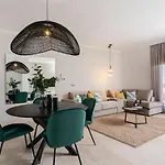 Seaview 2br Penthouse With Terrace & Pool Access * Estepona