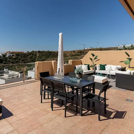 Seaview 2br Penthouse With Terrace & Pool Access