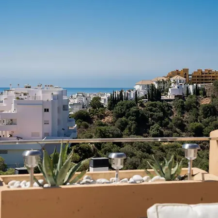 Seaview 2Br Penthouse With Terrace & Pool Access דירה *