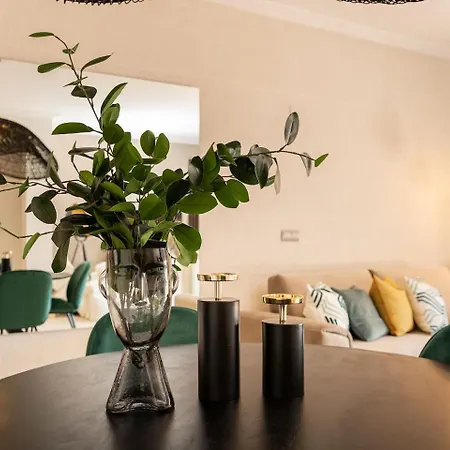 Seaview 2Br Penthouse With Terrace & Pool Access דירה