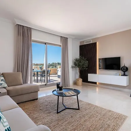Appartamento Seaview 2br Penthouse With Terrace & Pool Access Estepona
