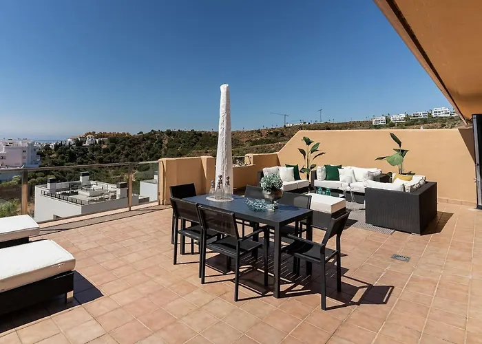 Seaview 2br Penthouse With Terrace & Pool Access