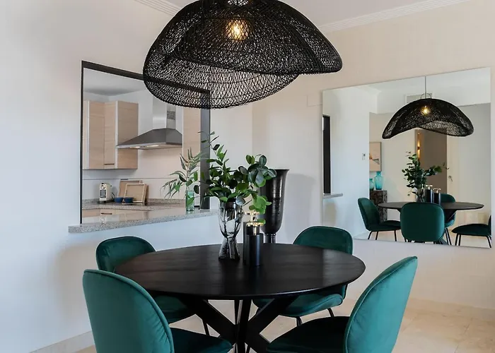 Seaview 2br Penthouse With Terrace & Pool Access Διαμέρισμα Εστεπόνα