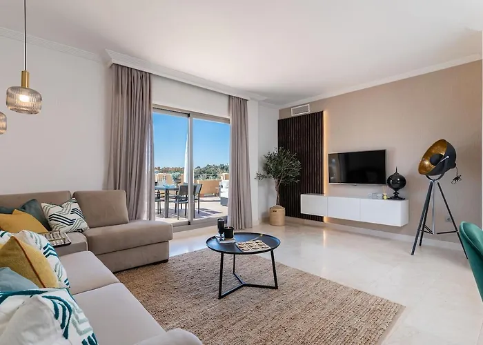 Διαμέρισμα Seaview 2br Penthouse With Terrace & Pool Access Εστεπόνα