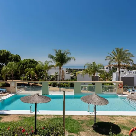 Seaview 2br Penthouse With Terrace & Pool Access Estepona