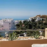 Seaview 2br Penthouse With Terrace & Pool Access Apartment *