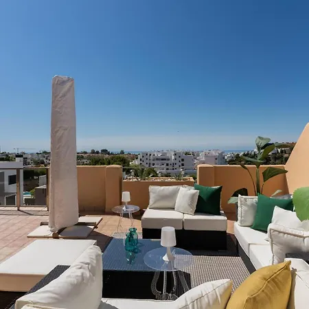 Seaview 2br Penthouse With Terrace & Pool Access Estepona
