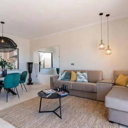 Seaview 2br Penthouse With Terrace & Pool Access * Estepona