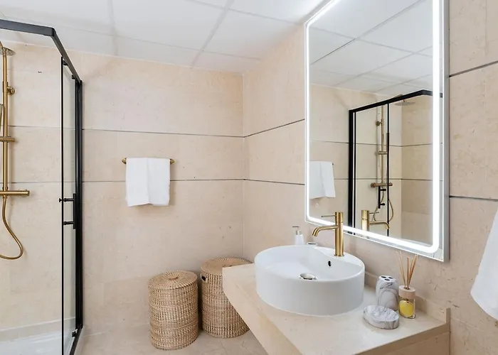 Seaview 2br Penthouse With Terrace & Pool Access Apartment Estepona