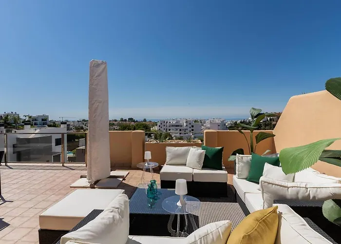 Seaview 2br Penthouse With Terrace & Pool Access Estepona