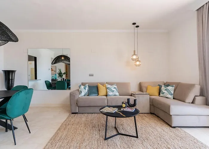 Seaview 2br Penthouse With Terrace & Pool Access Apartment *